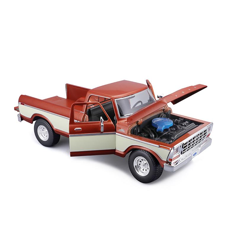 Maisto 1979 Ford F150 Pickup Brown 1/18 scale diecast with doors open