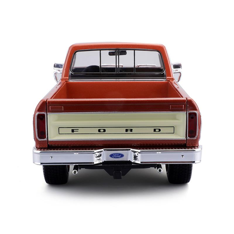 Maisto 1979 Ford F150 Pickup Brown 1/18 scale diecast rear view