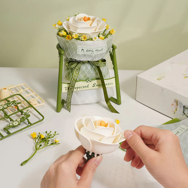 Rokr White Camellia Floral Art Bouquet Model Kit AF011 assebly
