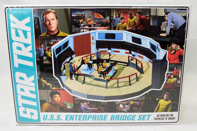 AMT Star Trek U.S.S> Enterprise Bridge Set Model Kit
