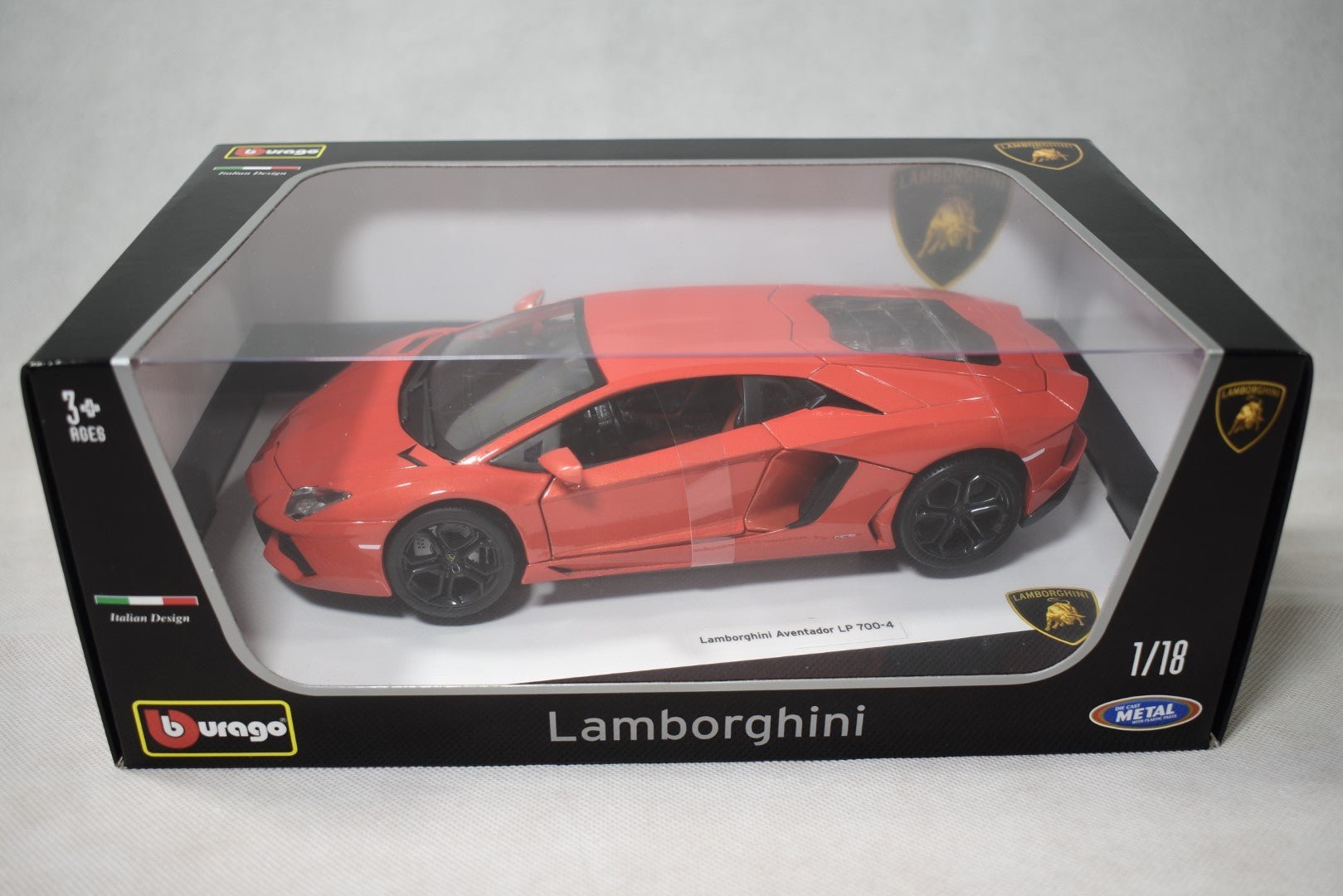 Bburago Lamborghini Aventador LP 700 4 1 18 Scale Diecast Model