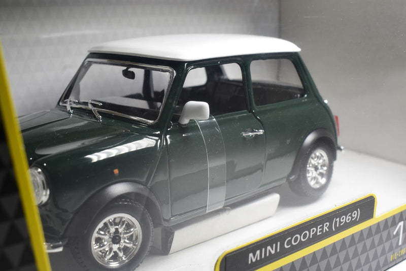 Bburago Mini Cooper 1969 1/24 Diecast Model front