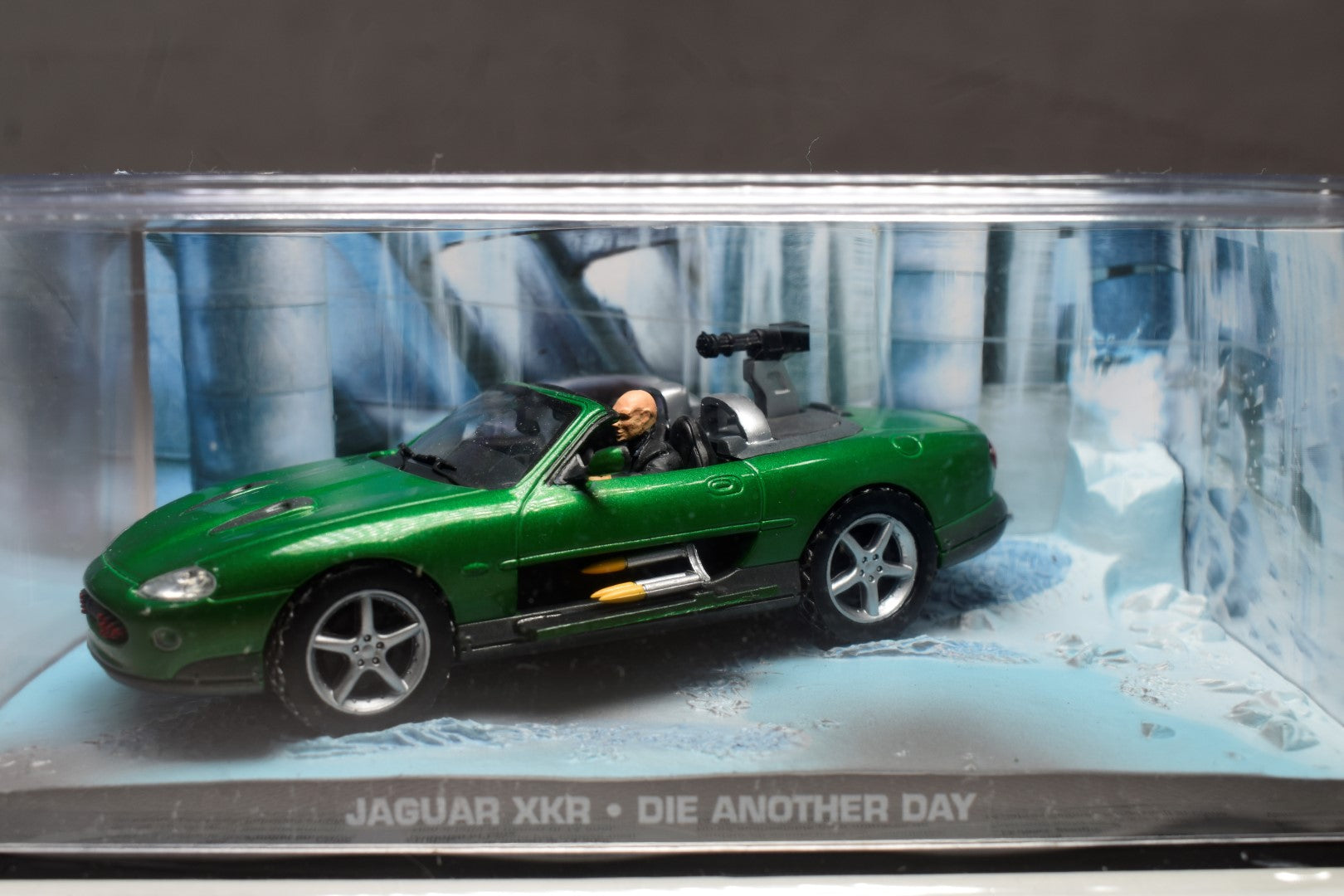 Jmaes Bond in Motion Car Collection Jaguar XKR Die Another Day Eaglemoss Fabbri