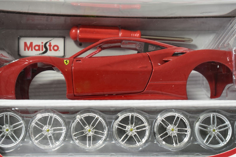 Maisto Assembly Line Ferrari 488 GTB 1/24 diecast model kit side