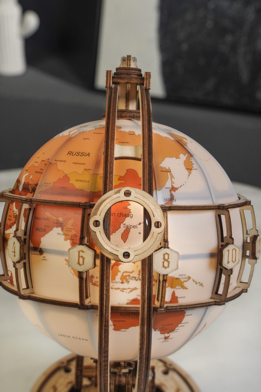 Rokr Luminous Globe Wooden Puzzle model kit ST003 magnifier