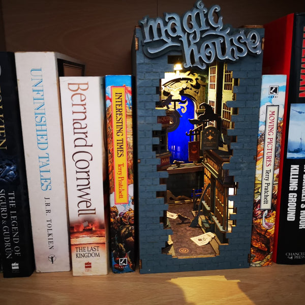 My first ever book nook - Magic House by Rolife : r/booknooks
