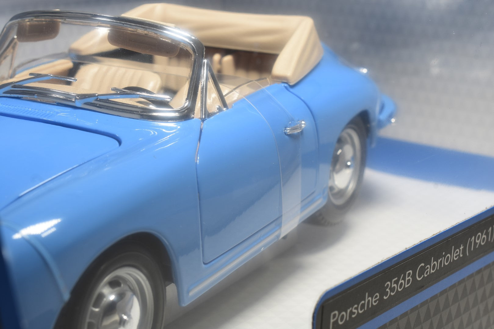 Bburago Porsche 356B 1:18 Scale Diecast model