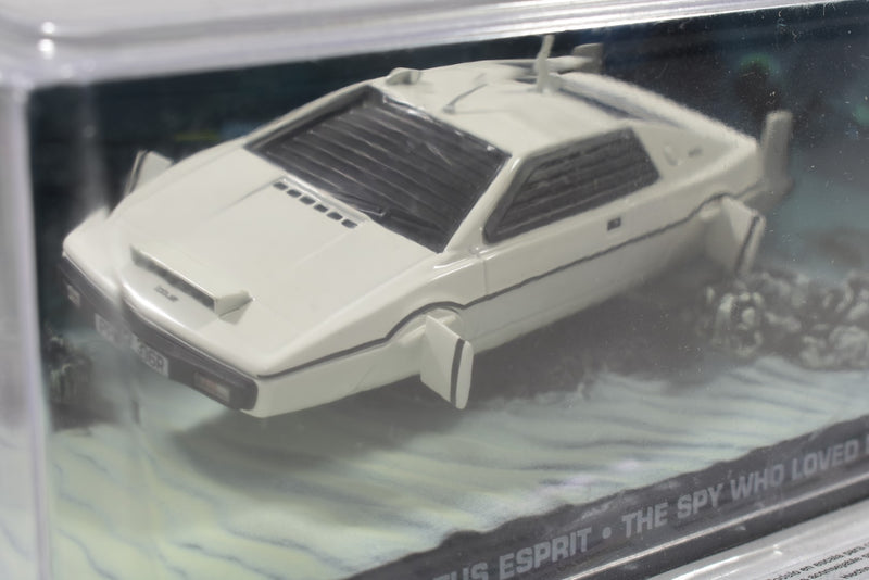 James Bond Lotus Esprit S1 Submarine The Spy Who Loved Me Bond in Motion Car Collection diecast side