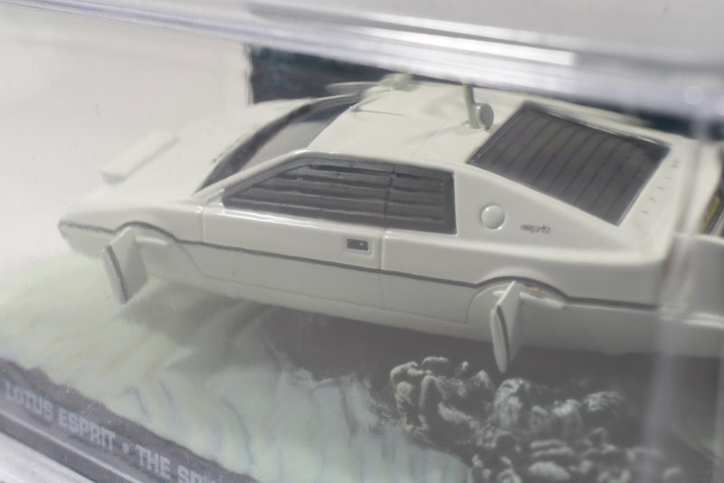James Bond Lotus Esprit S1 Submarine The Spy Who Loved Me Bond in Motion Car Collection diecast back