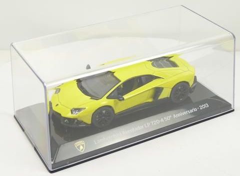 Lamborghini Aventador LP720 2013 2013 1:43 scale diecast model on display stand with case