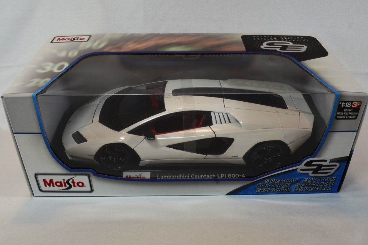 Maisto 1/18 Lamborghini Countach LPI 800-4