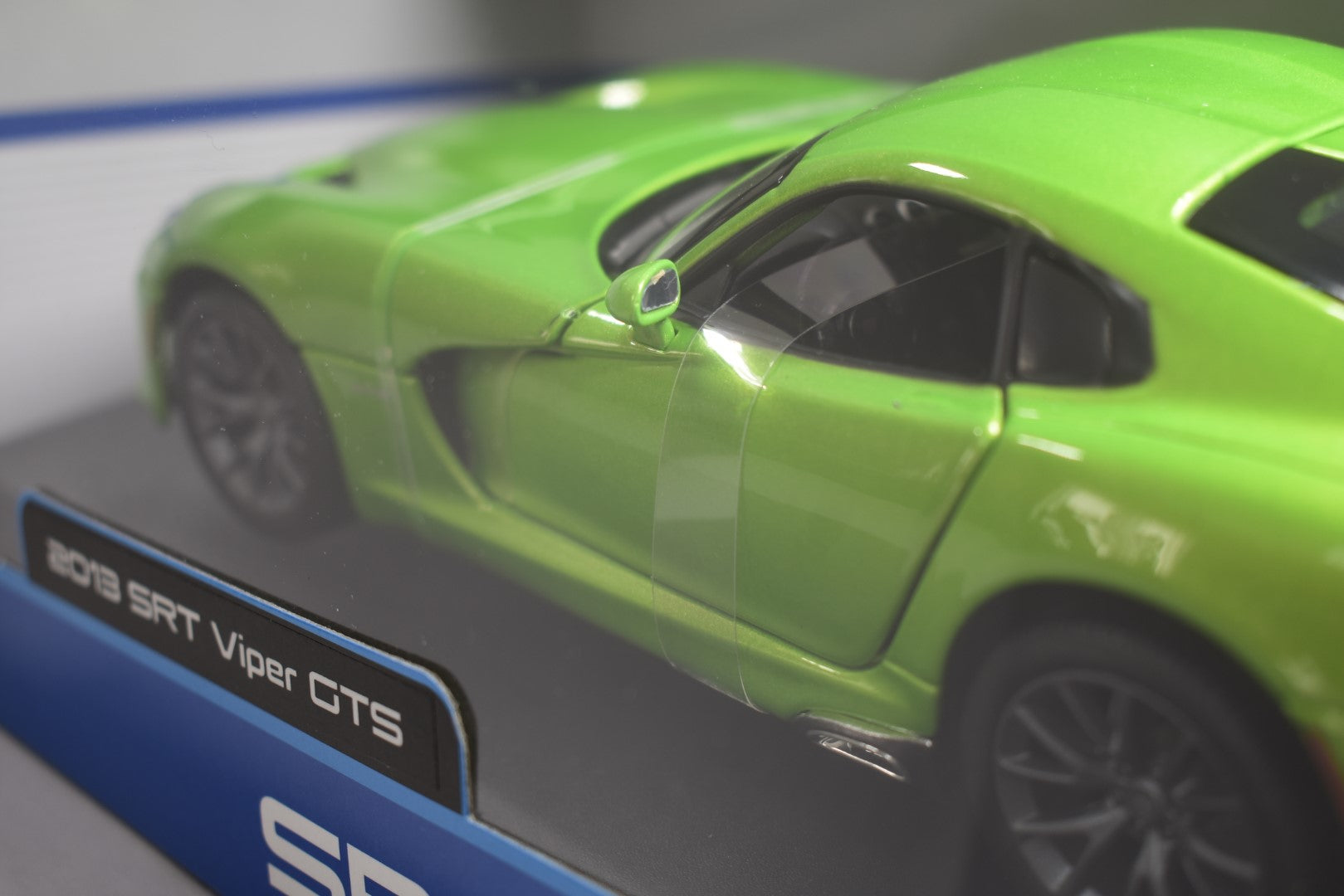 Maisto 2013 Dodge SRT Viper GTS Green 1 18 Diecast Special Edition