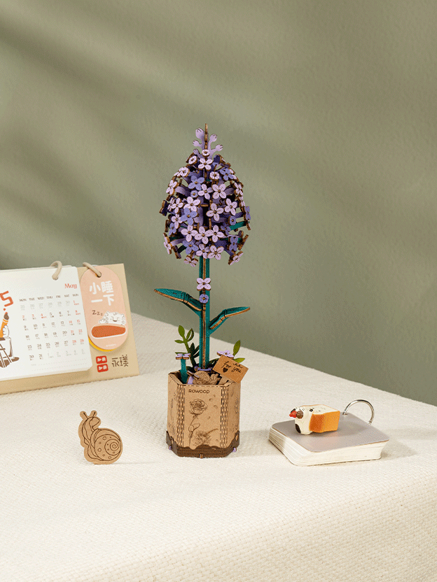 Robotime Rowood Lilac Wooden Flower Craft Kit TW021 display