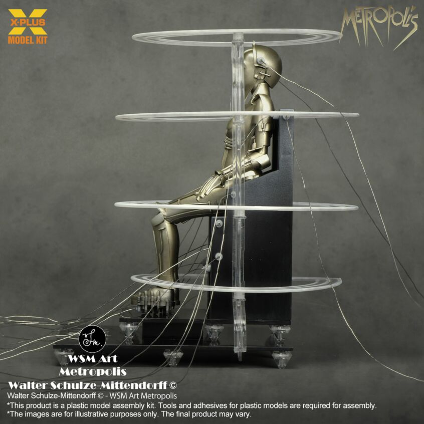 X-Plus Models Metropolis Machinenmensch Maria Seated Version 1/8 scale model kit left side