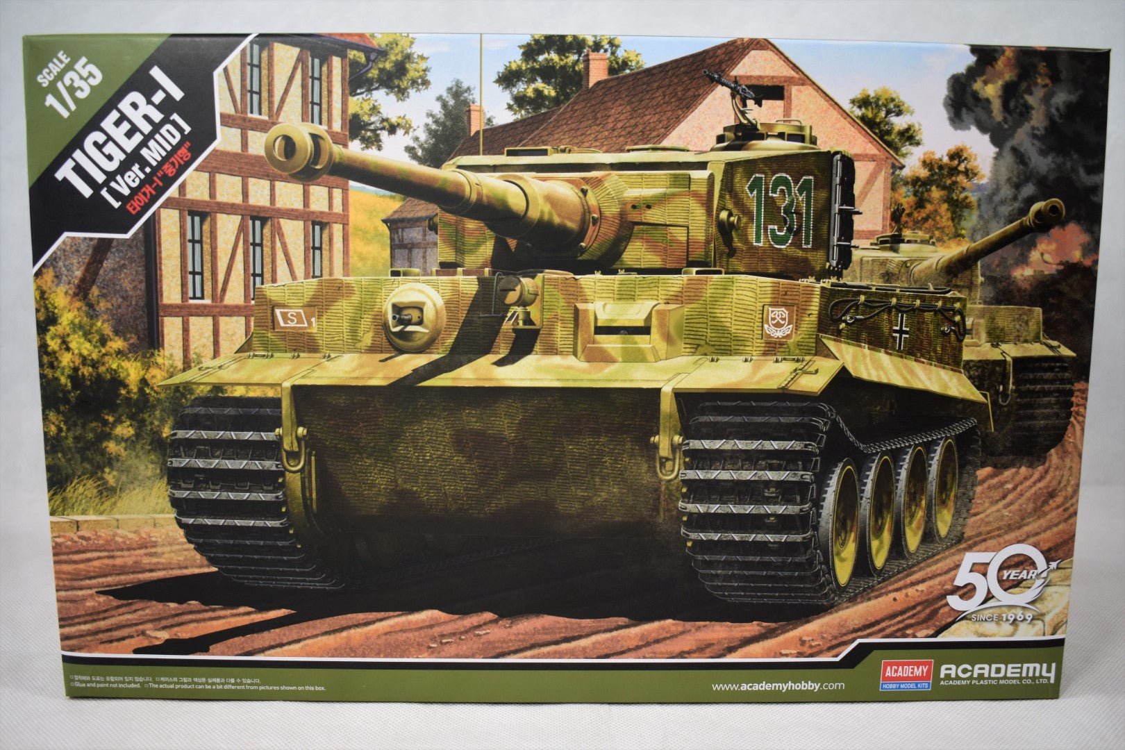 Academy Tiger-I Ver Mid tank model kit