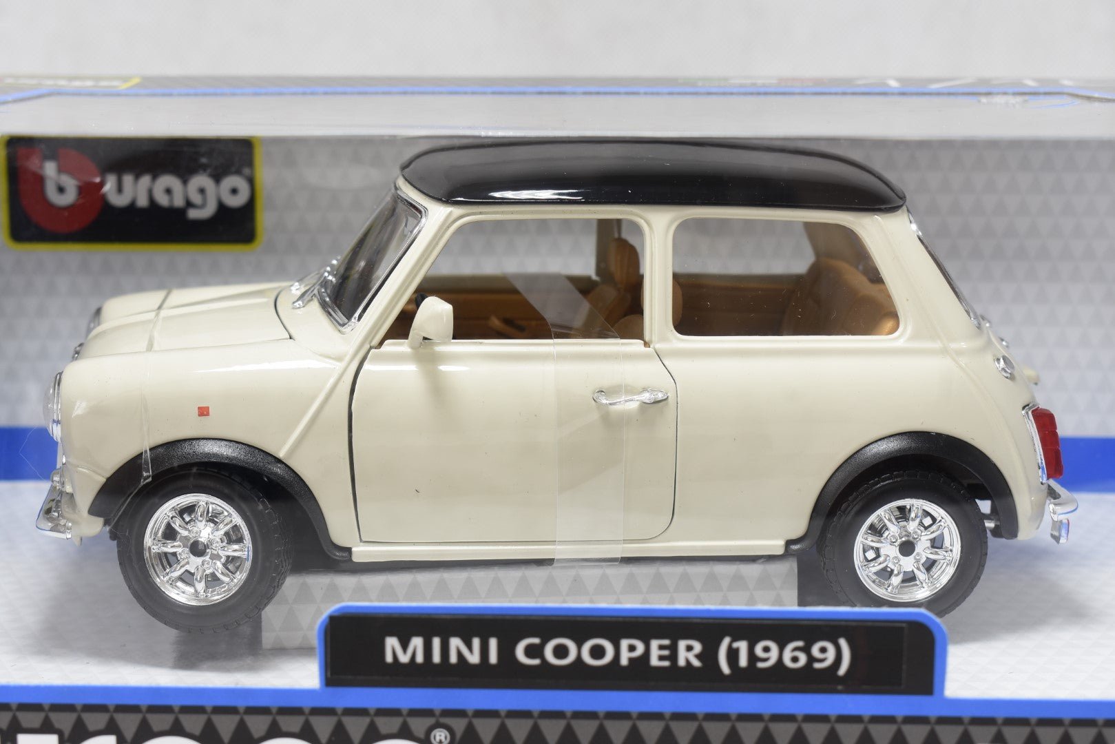 Bburago Mini Cooper 1969 1:18 Scale Diecast Model White