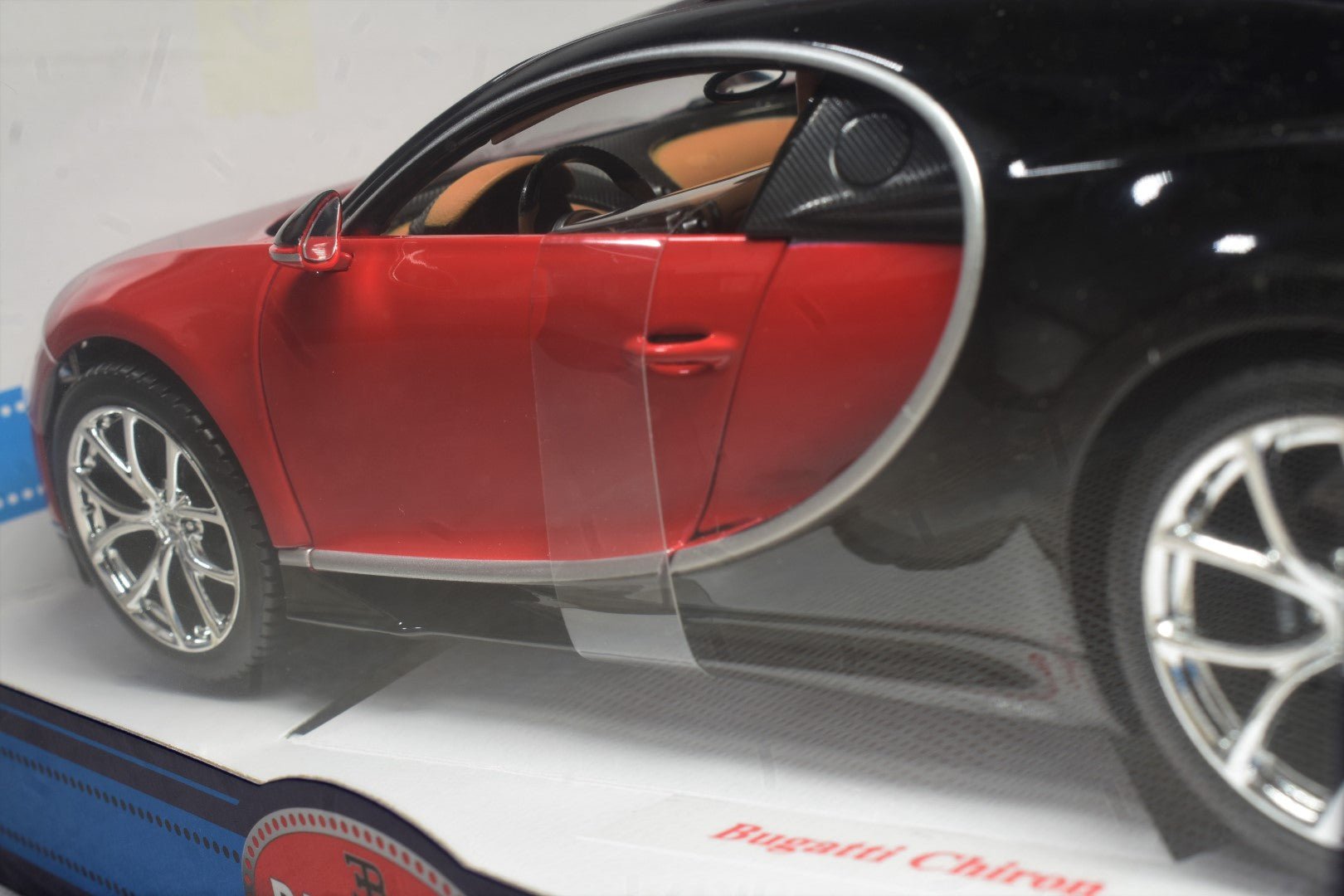 Bburago Bugatti Chiron Red 1/18 diecast model