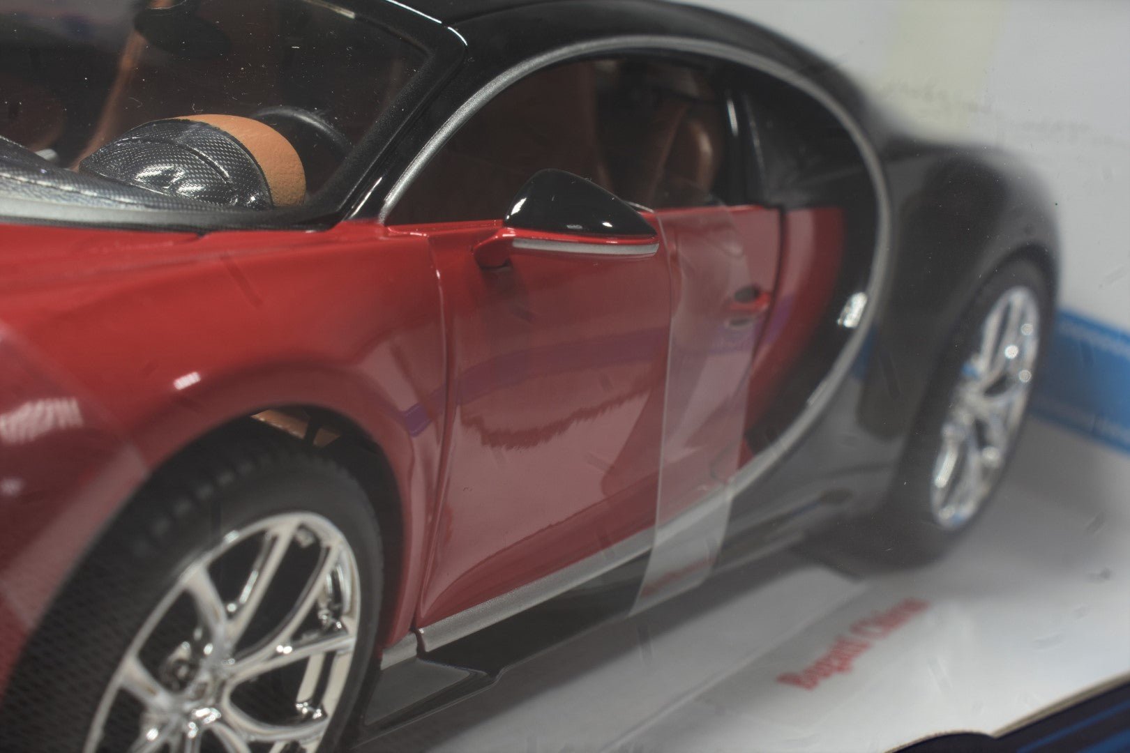 Bburago Bugatti Chiron Red 1/18 diecast car