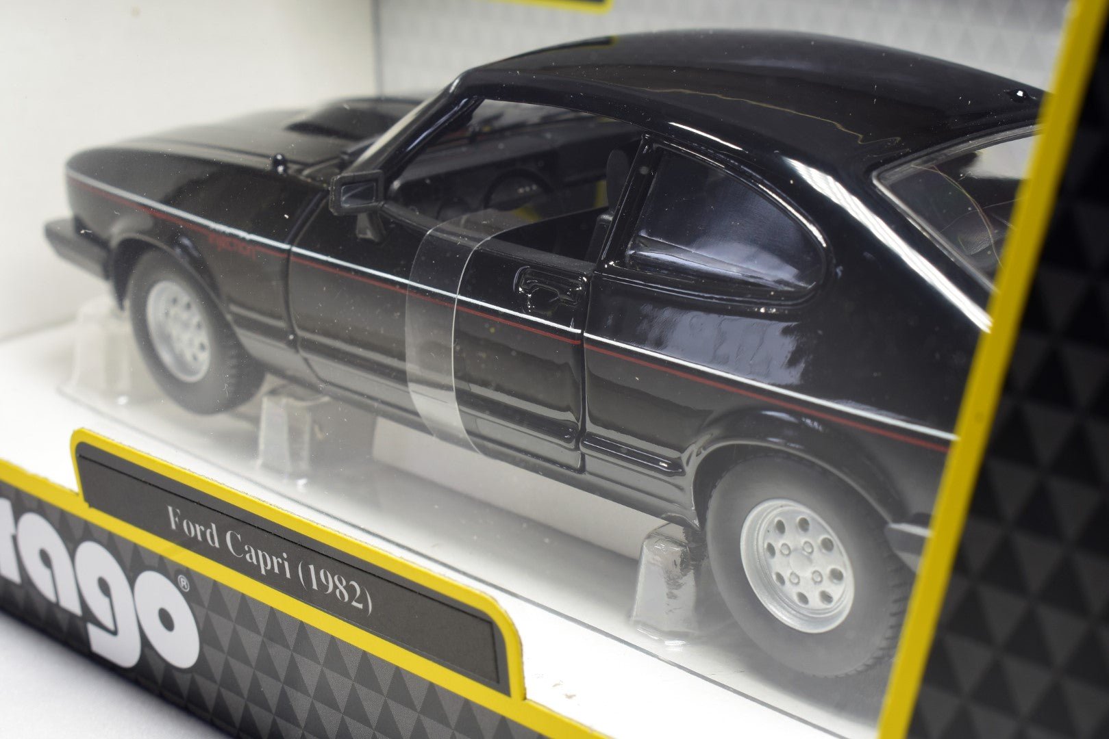 Bburago Ford Capri Black 1/24 diecast model side view