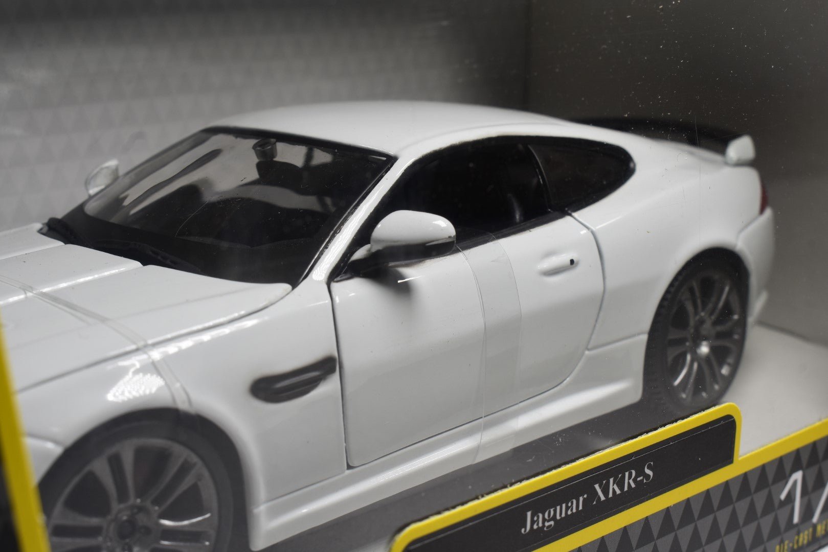 Bburago Jaguar XKR-S 1/24 Diecast Model side