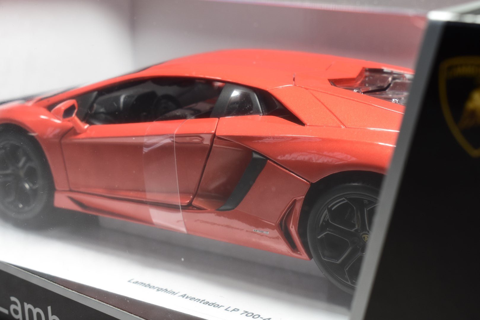 Bburago Lamborghini Aventador LP 700 1/18 Model back