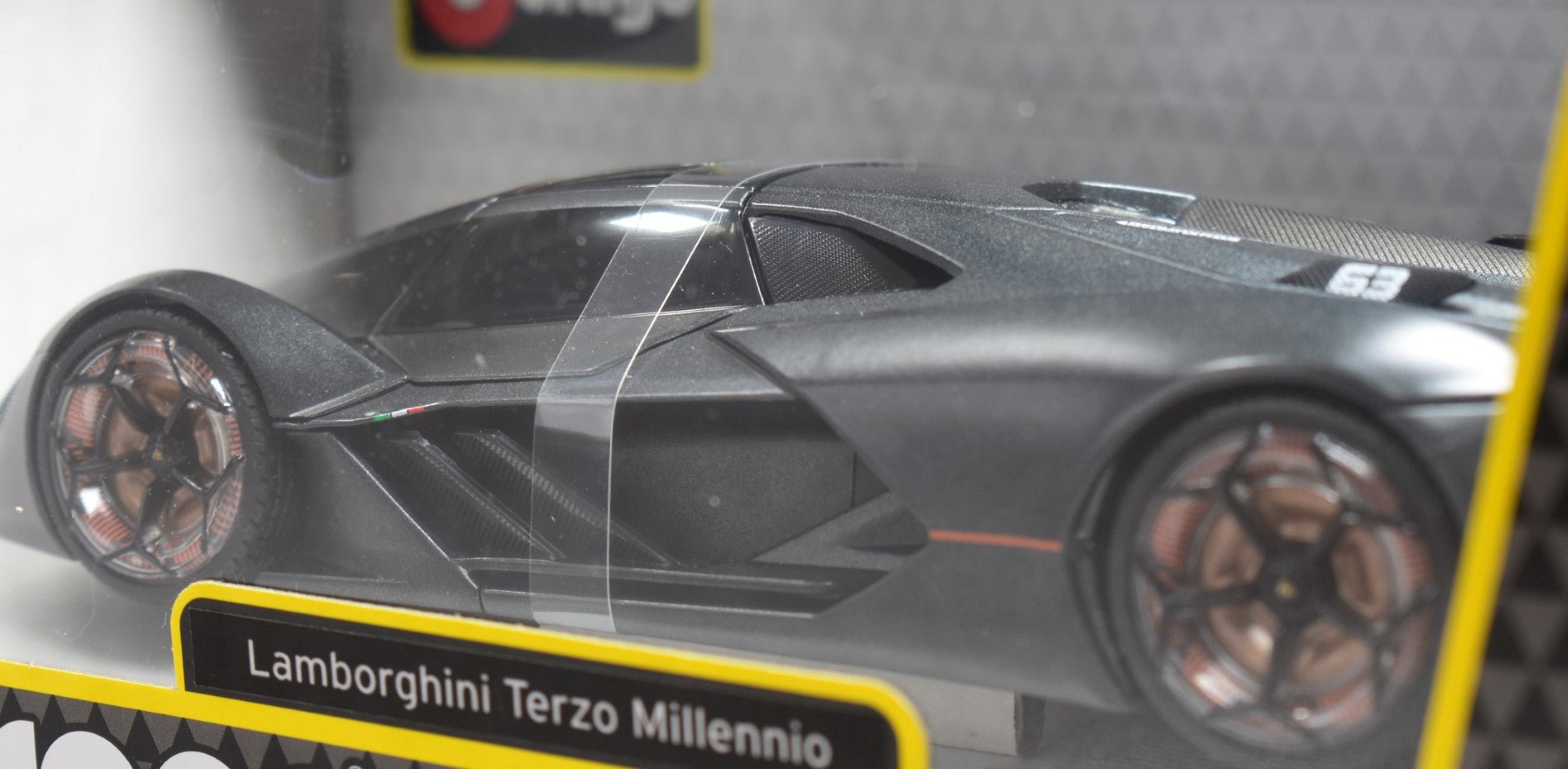 Bburago Lamborghini Terzo Millennio 1/24 back