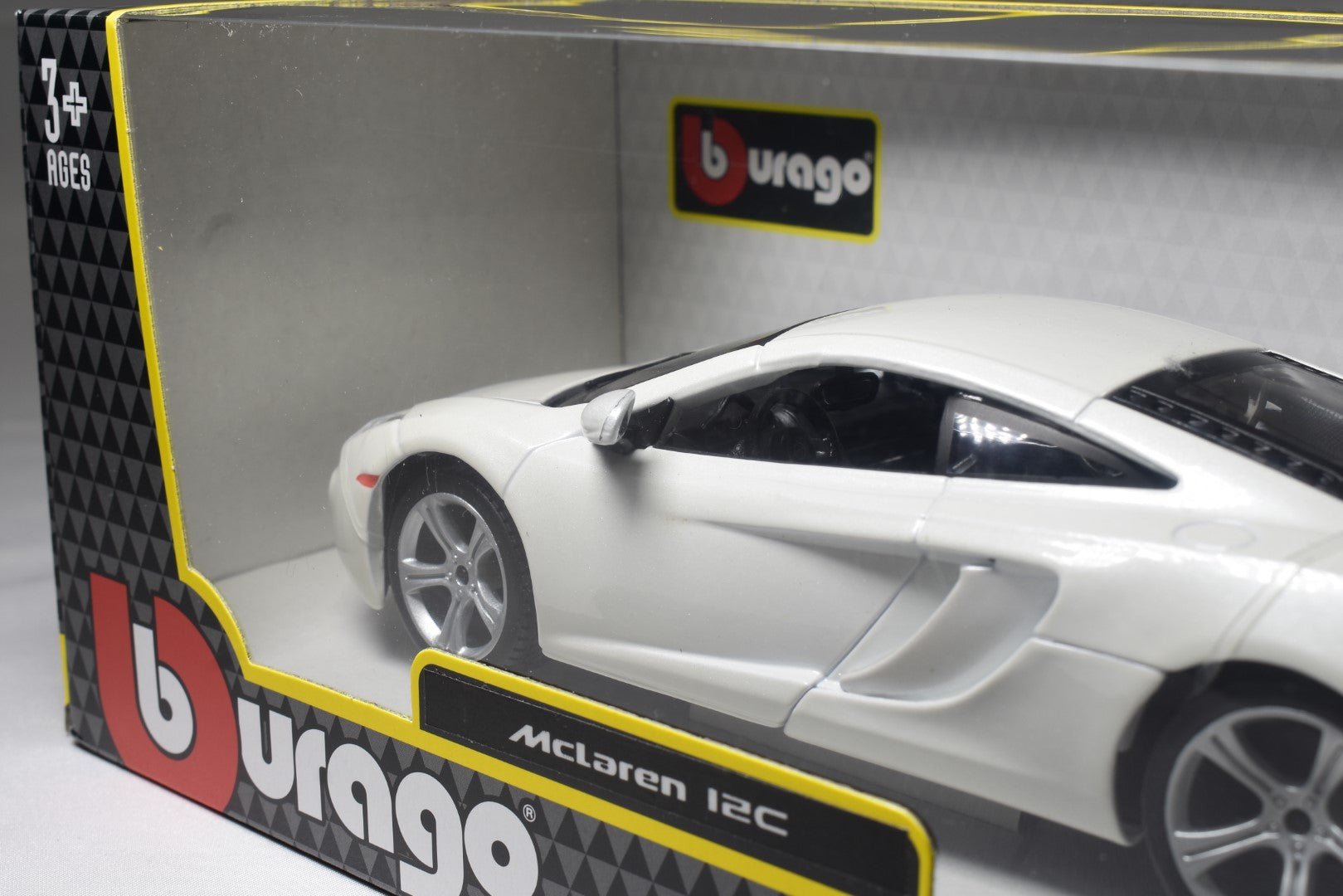 Bburago Mclaren 12C MP4 White 1/24 Diecast back