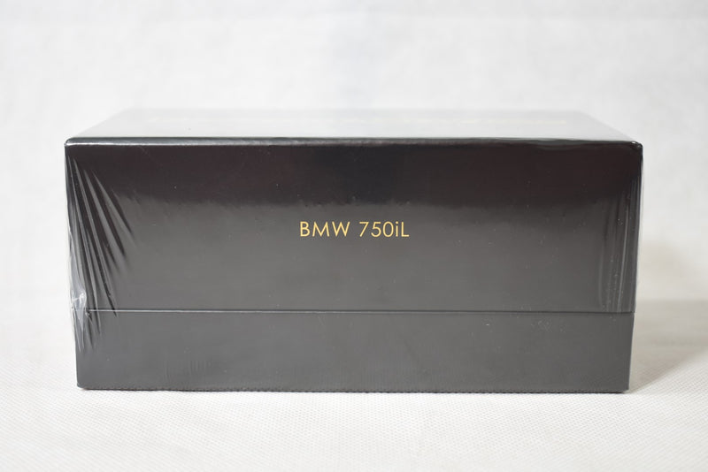 Corgi James Bond BMW 750i Tomorrow Never Dies 1/36 scale diecast model box side