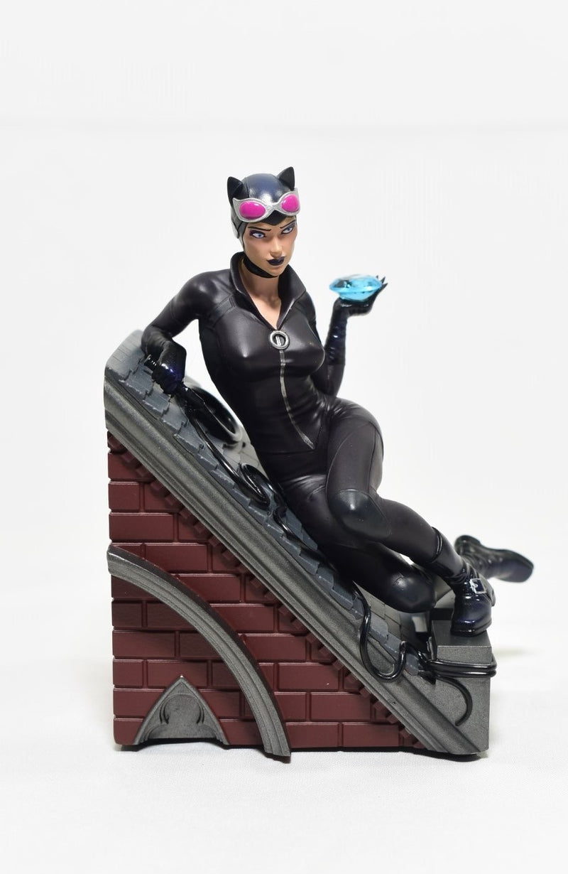 DC Dircet batman rogues gallery Catwoman statue