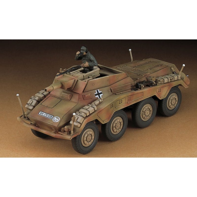 Hasegawa sd.Kfz 234 8 wheel Schwere Panzerspahwagen Stummel model