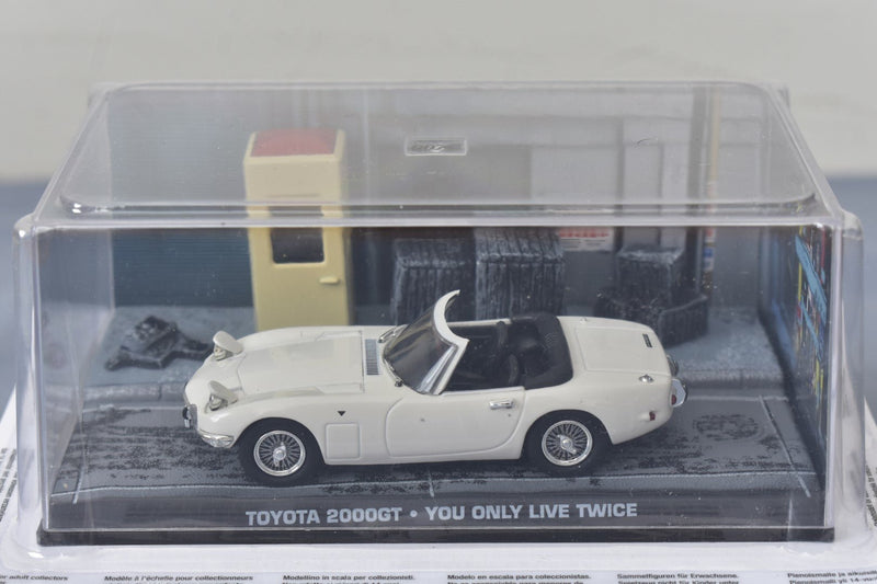 James Bond in Motion Toyota 2000GT You Only Live Twice model