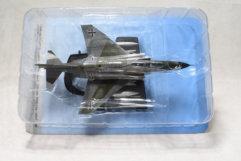 Hachette diecast 1/100 scale f4 phantom box