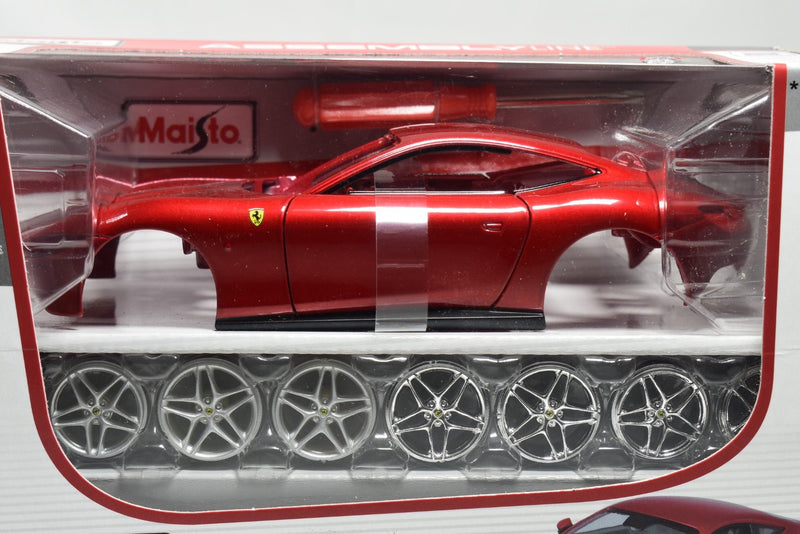 Maisto Assembly Line Ferrari Roma 1/24 scale diecast model kit close up