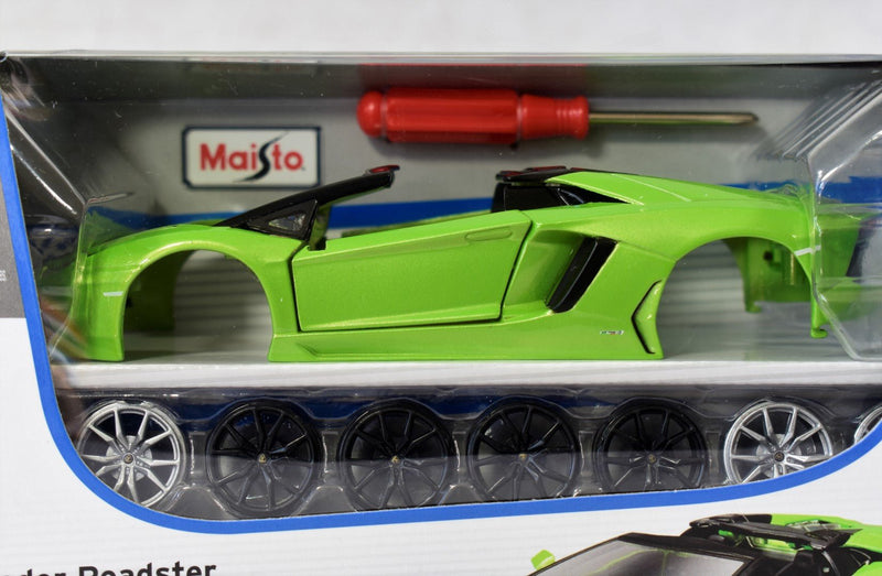 Maisto Assembly Line Lamborghini Aventador Roadster 1/24 diecast model kit side