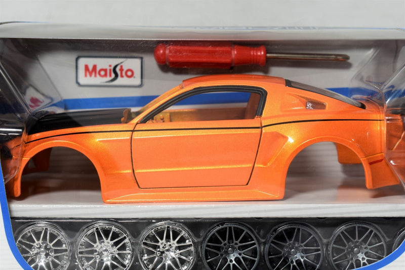 Maisto Assembly Line Ford Mustang Street Racer 1/24 diecast model kit side