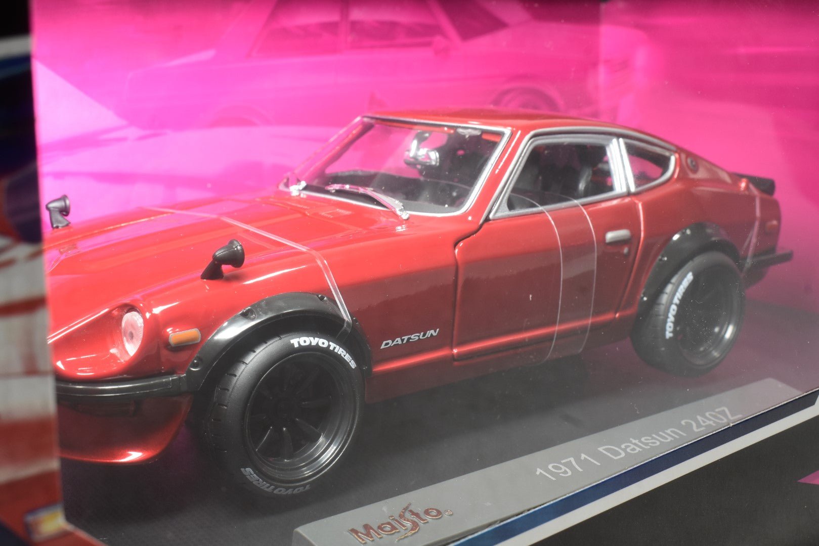 Maisto 1971 Datsun 240Z 1/18 diecast model front