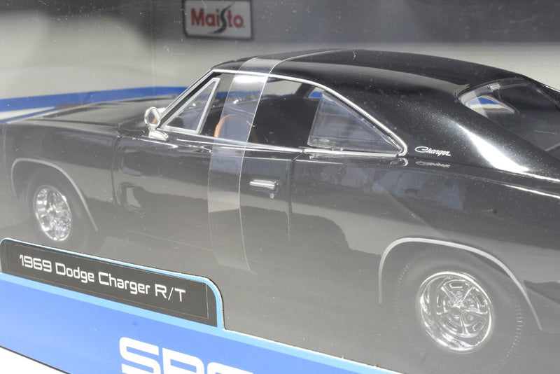 Maisto 1969 Dodge Charger R/T Black 1/18 diecast model back