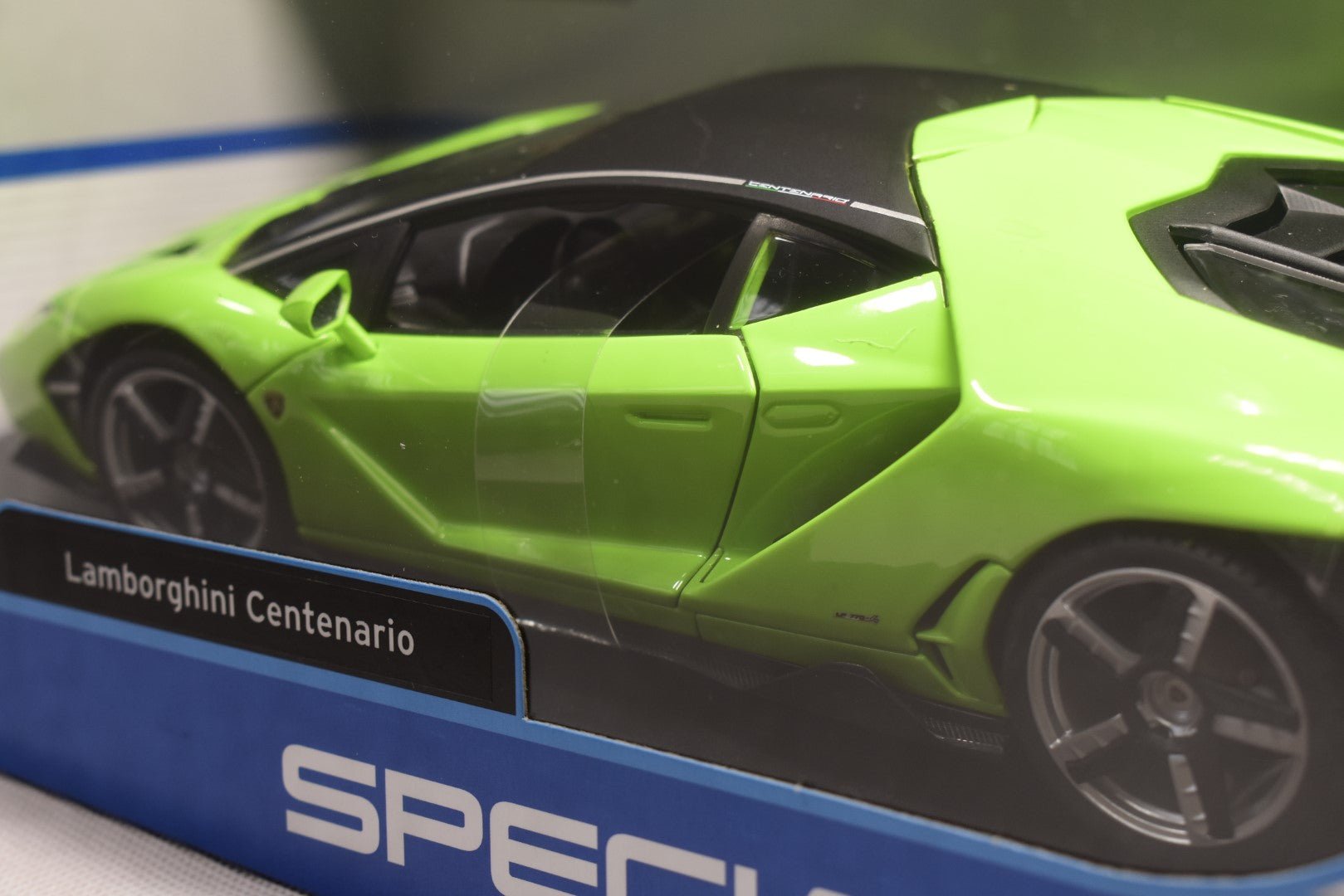 Maisto Lamborghini Centenario 1/18 Diecast special edition model back