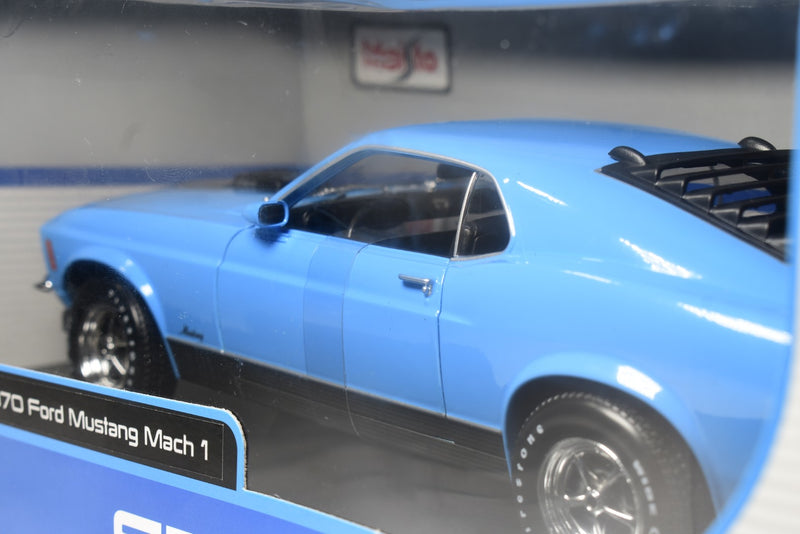 Maisto Ford Mustang Mach 1 blue 1/18 diecast model rear