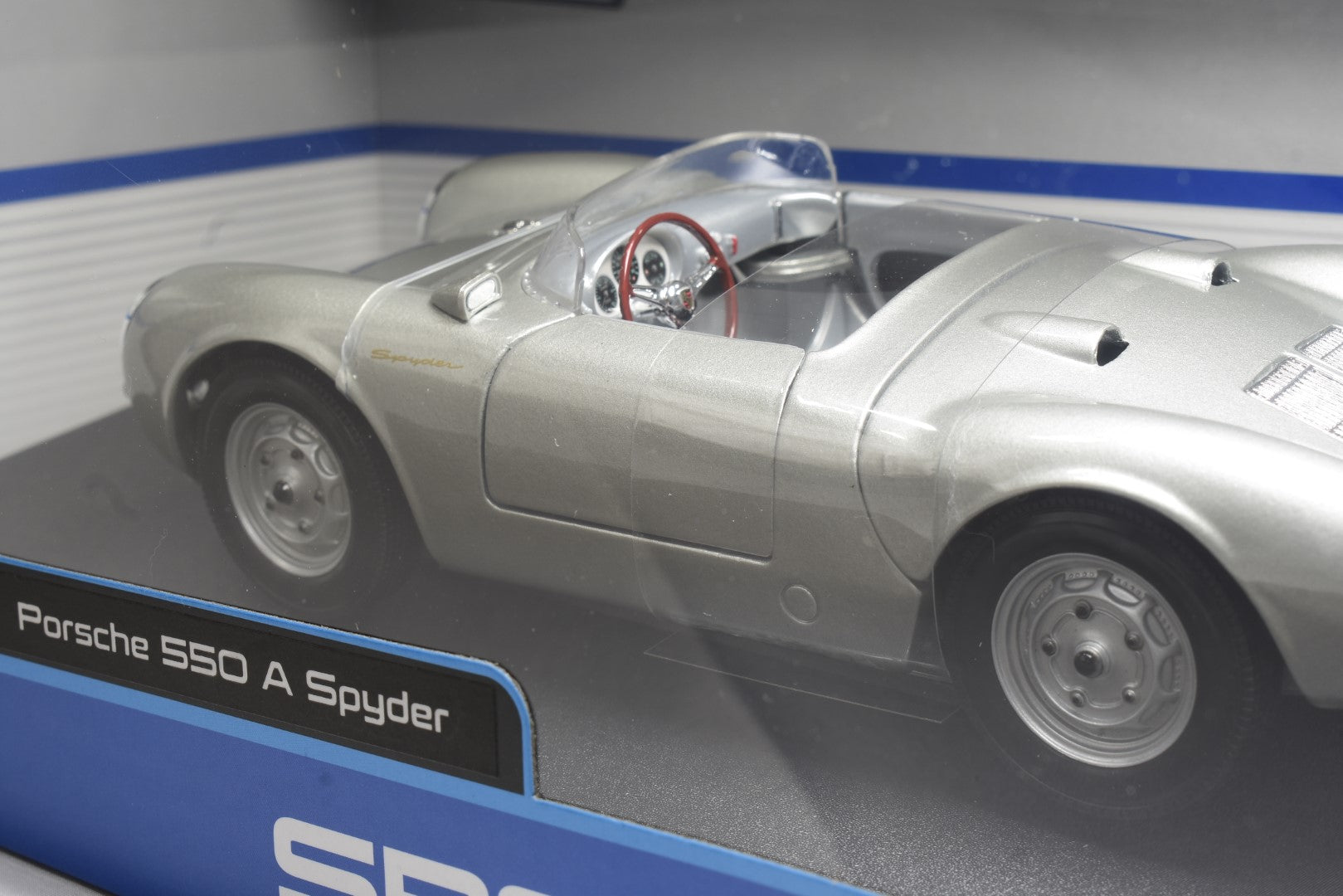 Maisto Porsche 550 A Spyder 1/18 diecast model back