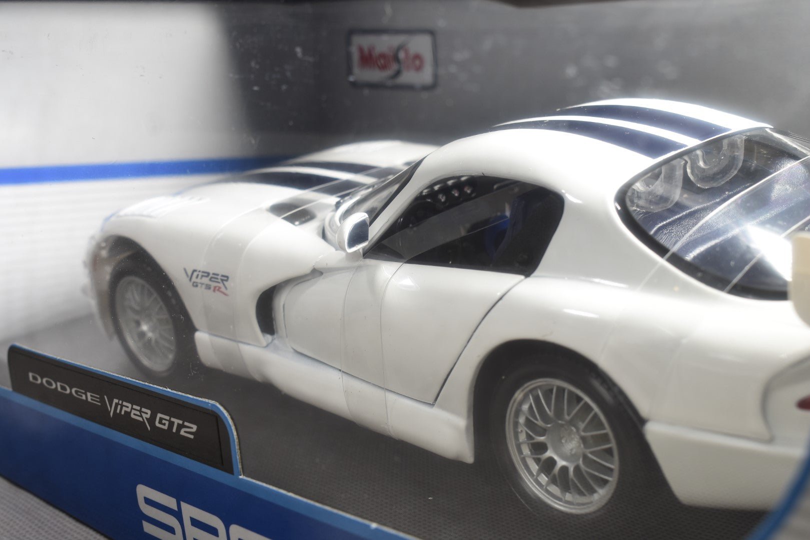 Maisto Dodge Viper GTZ 1/18 special edition diecast model back