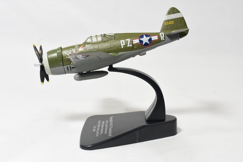 Oxford Diecast Republic P-47D Thunderbolt 1:72 Scale Diecast Model on stand