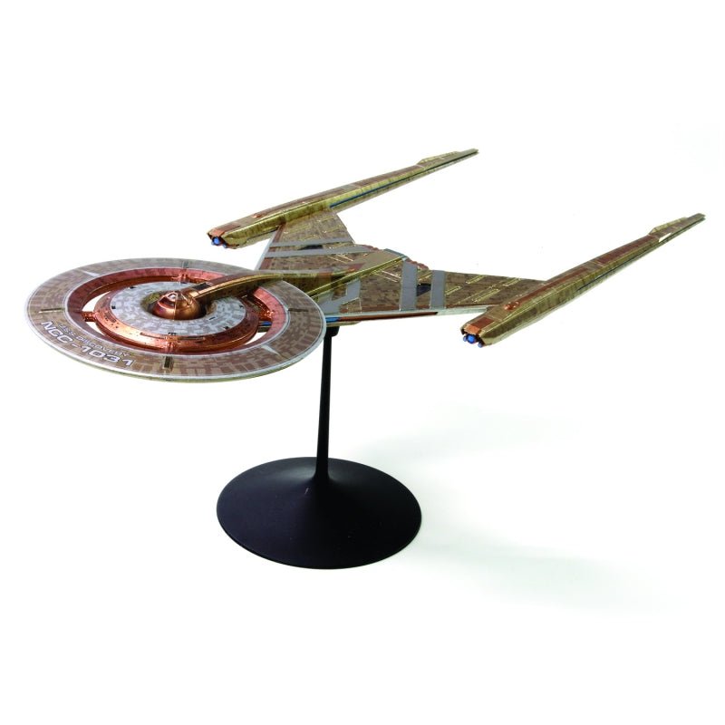 Polar Lights Star Trek Discovery model top