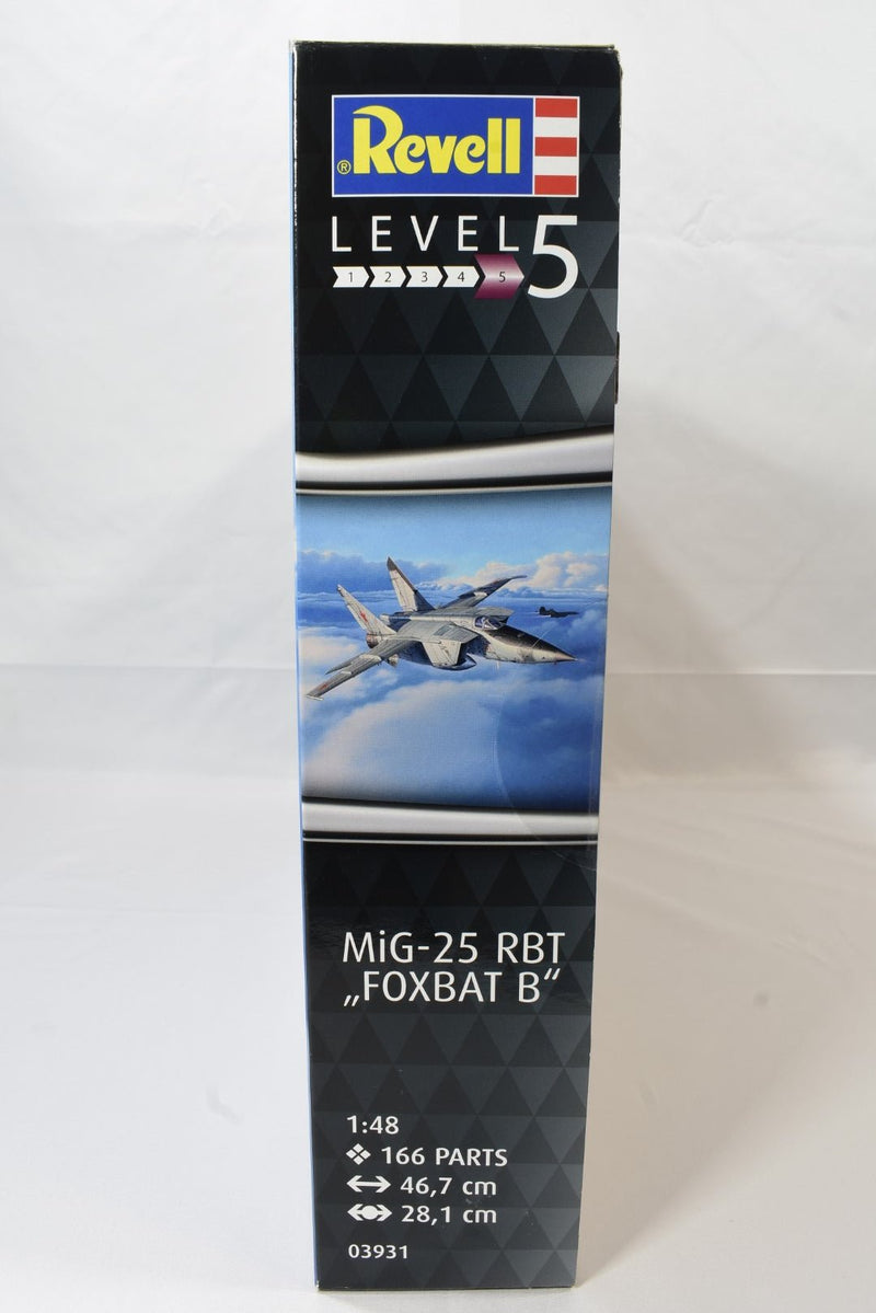 Revell MIG-25 RBT Foxbat B 1/48 Model Kit side