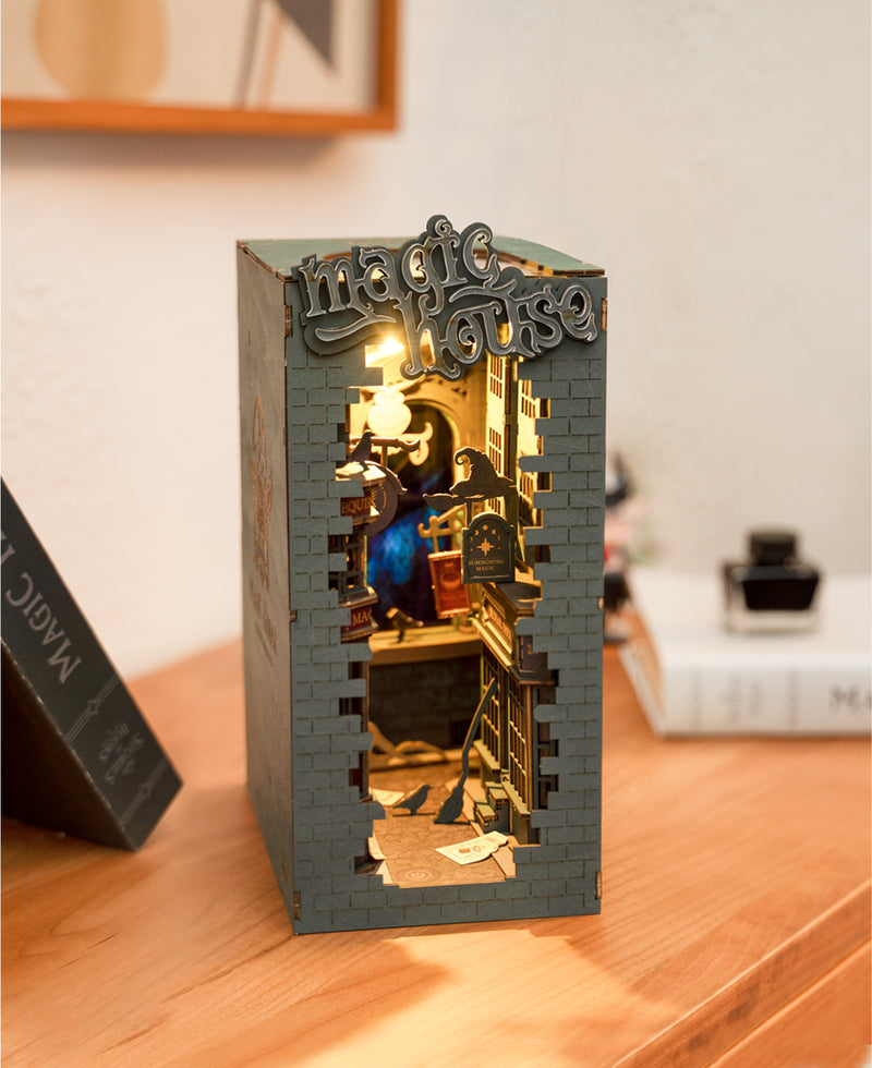 Rolife Magic House DIY House Book Nook Model kit light