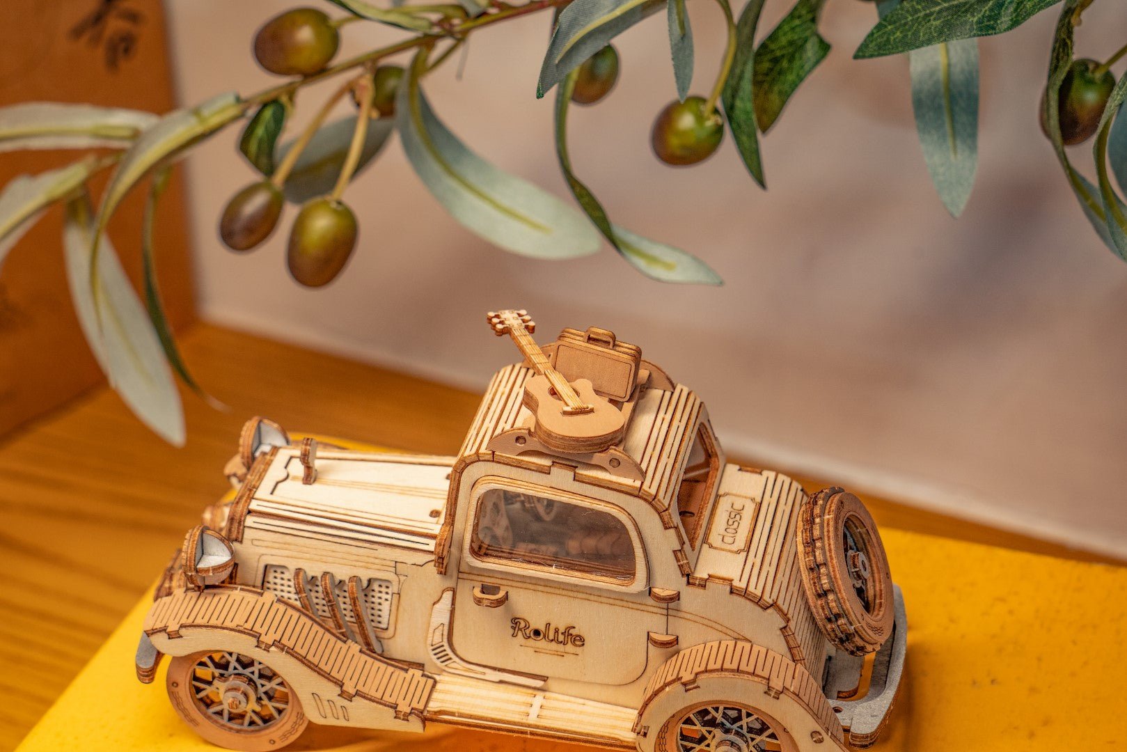 Rolife Vintage Car Wooden puzzle model TG504 top view